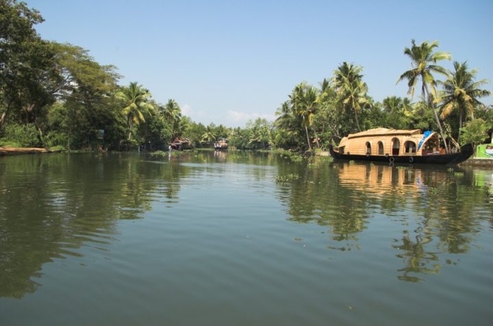 baie-backwaters-kerala-Kumarakom