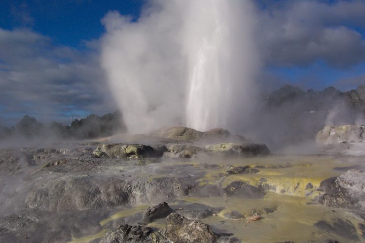 geyser-top-Nouvelle_Zélande_Whakarewarewa