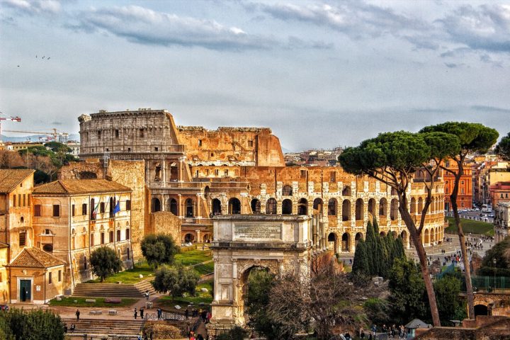 Pourquoi le Colisée est en ruine ?