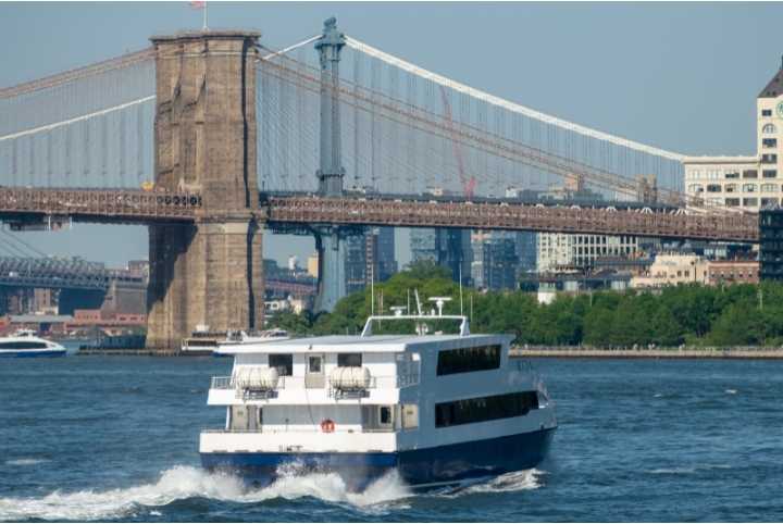 Le ferry : le transport à New York le plus utile pour aller voir la Statue de la Liberté
